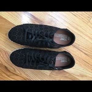 Toms lace sneakers